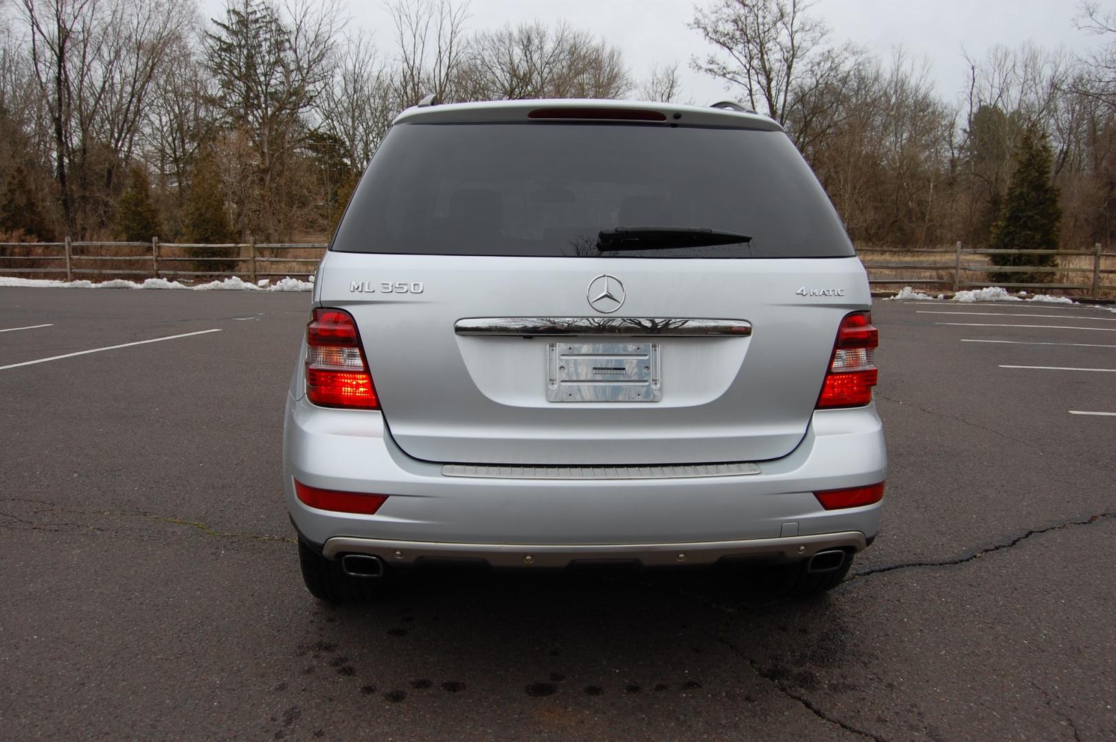 2009 Silver /Black leather Mercedes-Benz M-Class (4JGBB86E09A) with an 3.5 Liter V6 engine, Automatic transmission, located at 6528 Lower York Road, New Hope, PA, 18938, (215) 862-9555, 40.358707, -74.977882 - Here for sale is a very nice 2009 Mercedes-Benz ML350. Under the hood is a strong running 3.5 liter V6 which puts power to the AWD system via a smooth shifting automatic transmission. Features include; Black leather interior, wood grain trim, keyless entry, one master key, cruise control, tilt ste - Photo#7